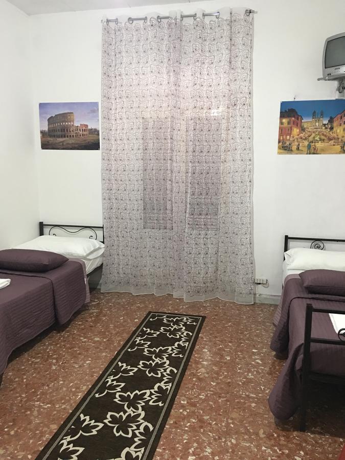 Хостел New Golden House Рим Экстерьер фото
